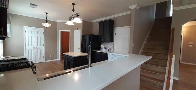 Foto del edificio - 9009 Mountain Mist Ln
