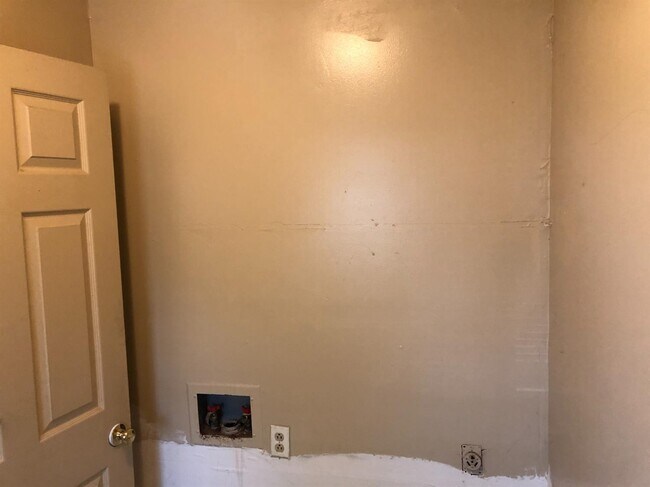 Building Photo - 179 Hedgewood Ct