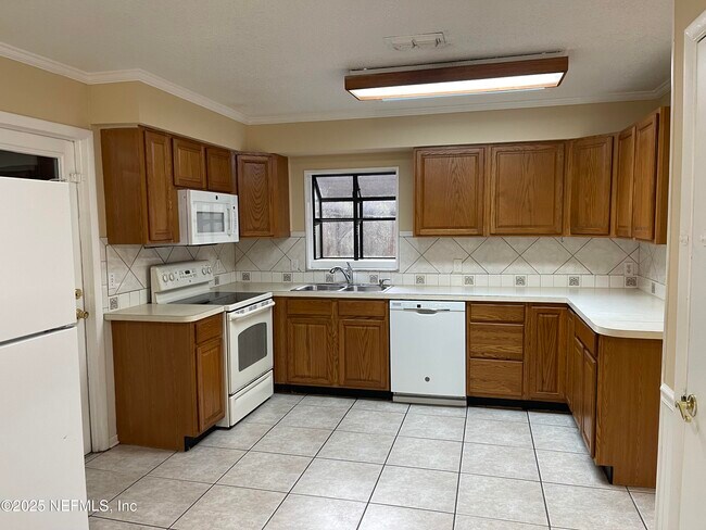 Building Photo - 3528 Jacona Dr