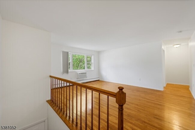 Foto del edificio - 1285 Valley Rd