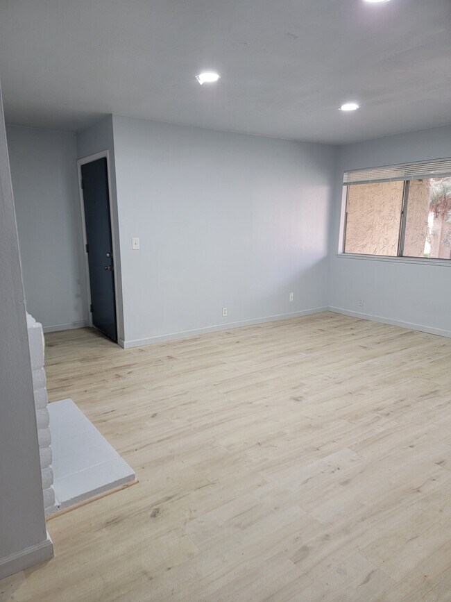 Foto del edificio - 247 N Capitol Ave