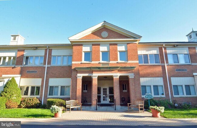 Foto del edificio - 1340 Birch Ln