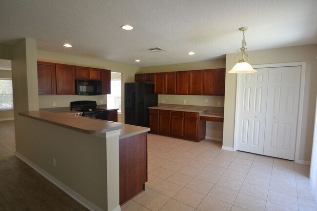 Building Photo - 747 Flower Fields Ln