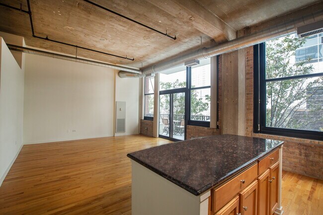 Foto del edificio - 210 S Desplaines St