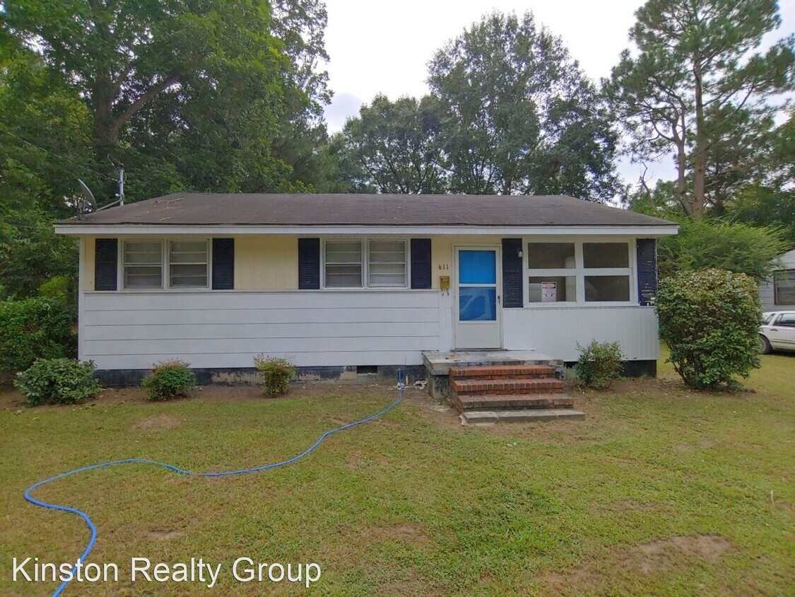 3 Br 1 Bath House 611 Larkspur Road House For Rent In Kinston Nc Apartments Com