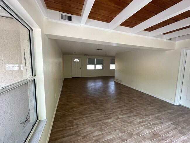 Building Photo - 2741 Grove St