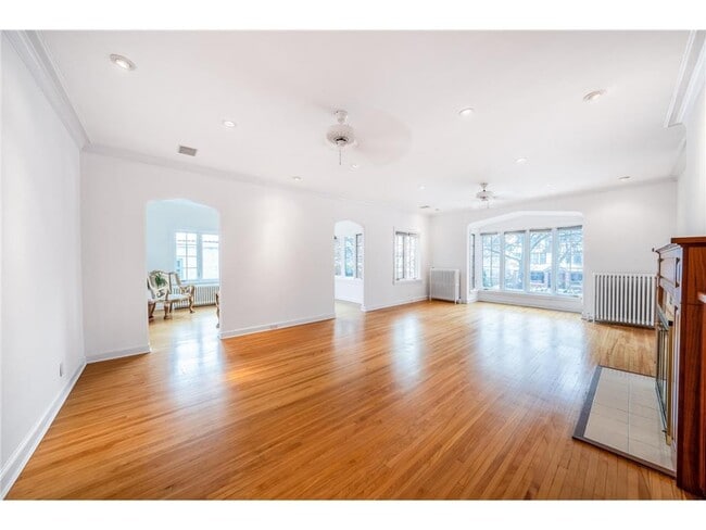 Foto del edificio - 1721 Humboldt Ave S