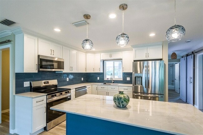 Building Photo - 1900 Benjamin Franklin Dr