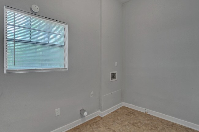 Building Photo - Beautiful Home for Lease!