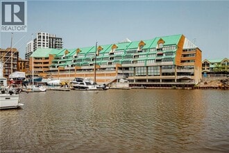 Building Photo - 100 Bronte Rd