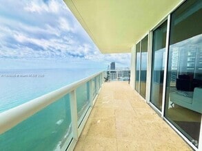 Building Photo - 1830 S Ocean Dr