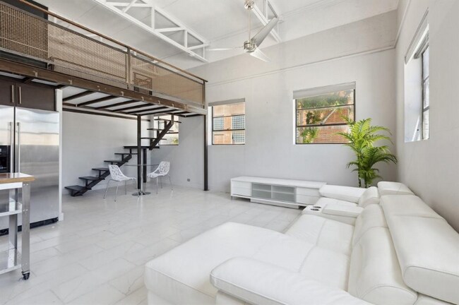 Foto del edificio - 215 N Walton St