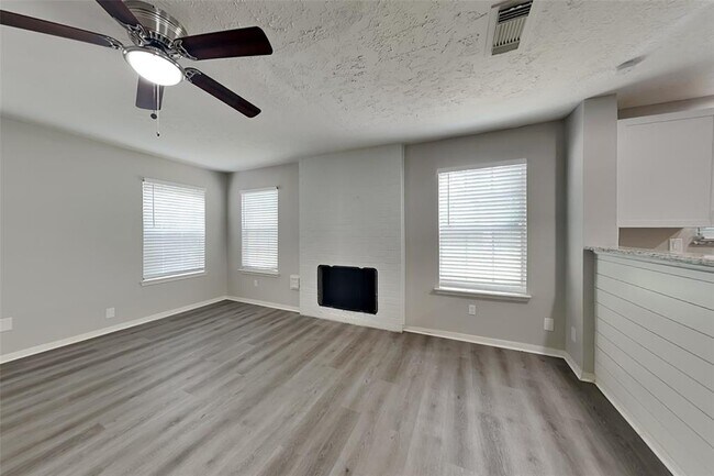 Building Photo - 16322 Jast Dr