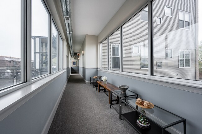 Foto del edificio - 7240 W Devon Ave