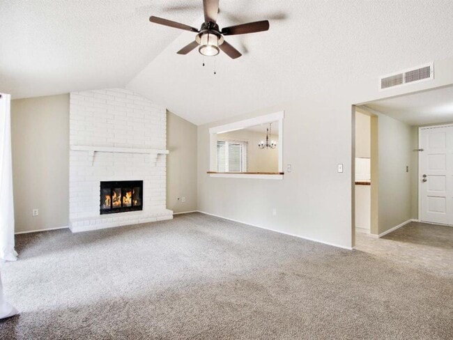 Building Photo - 3 Bedroom Single Family Home in Modesto