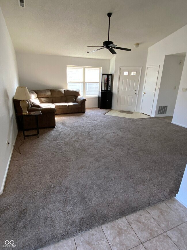 Foto del edificio - 5251 Bluff View Dr