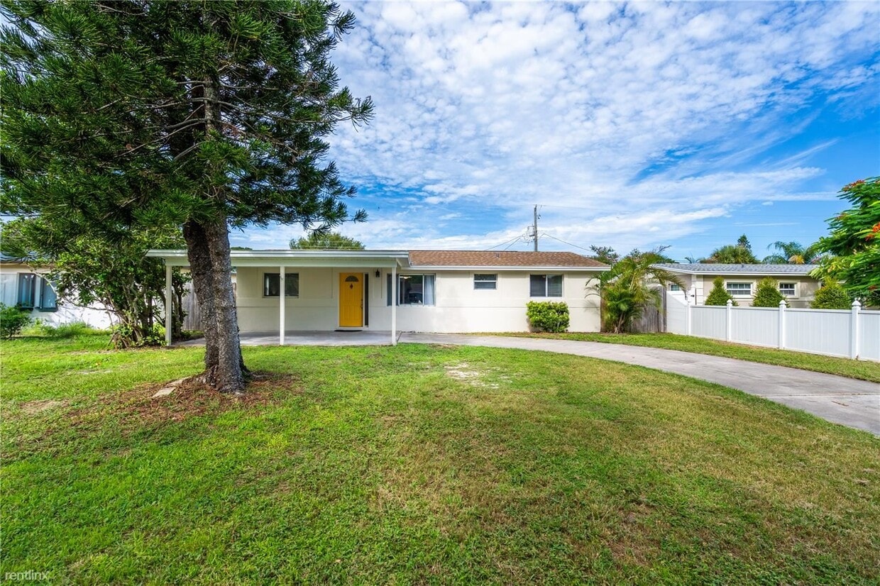 Primary Photo - 4 br, 2 bath House - 5624 63Rd Street N