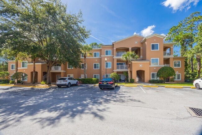 Foto del edificio - 550 Florida Club Blvd