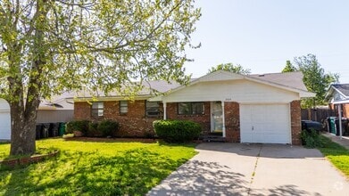 Building Photo - 2604 SW 65th St