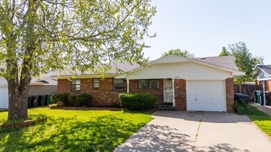 Building Photo - 2604 SW 65th St