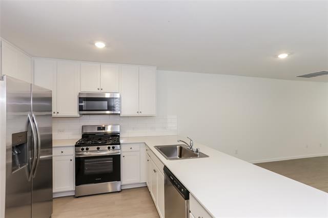 Foto del edificio - 15241 Grappling Irons Ln