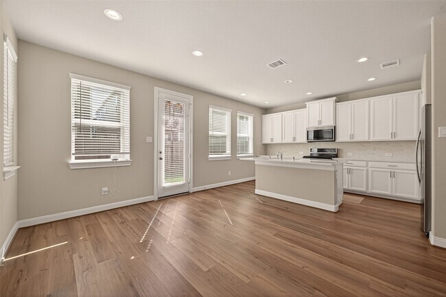 Foto del edificio - 3118 Cloud Forest Ln