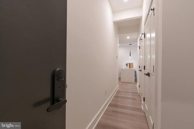 Foto del edificio - 1421-23-1423 E Columbia Ave