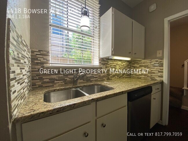 Foto del edificio - 4418 Bowser Ave