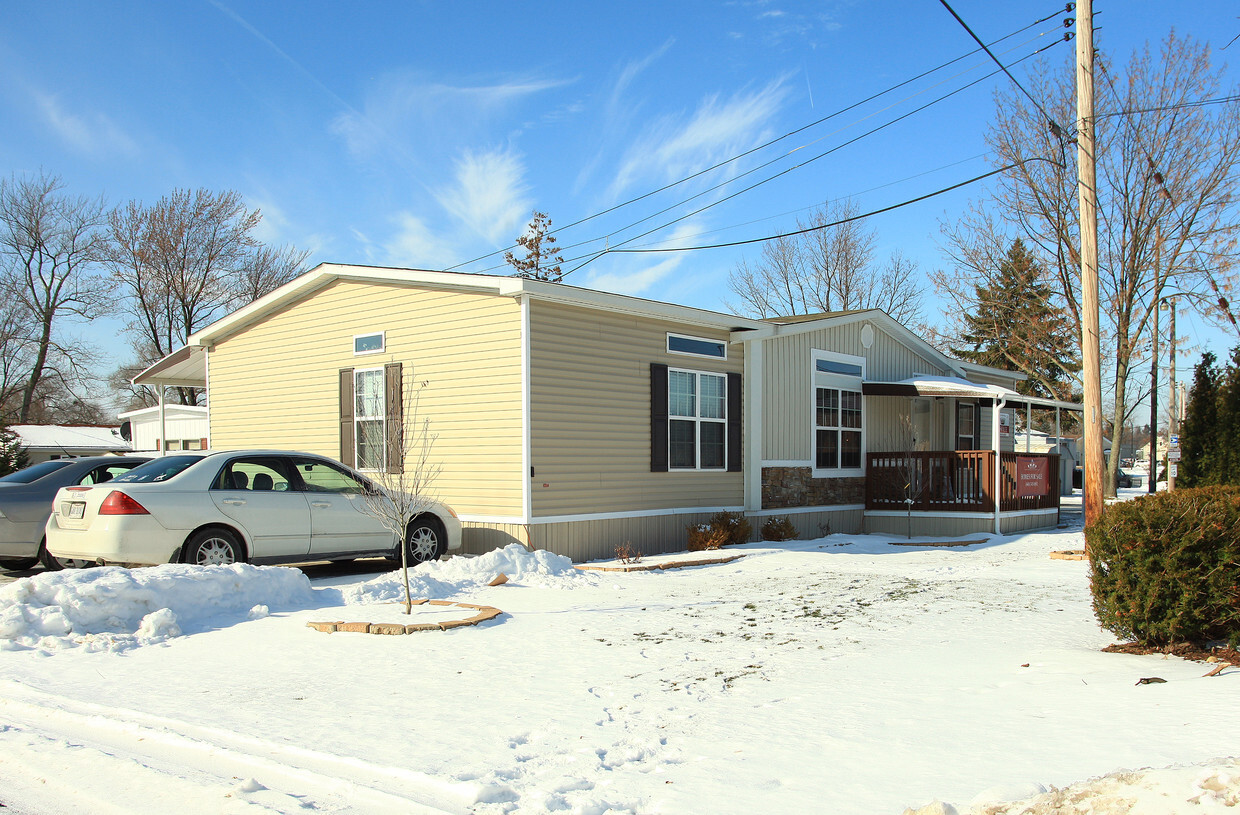 Primary Photo - Apple Creek Village Mobile Home Park