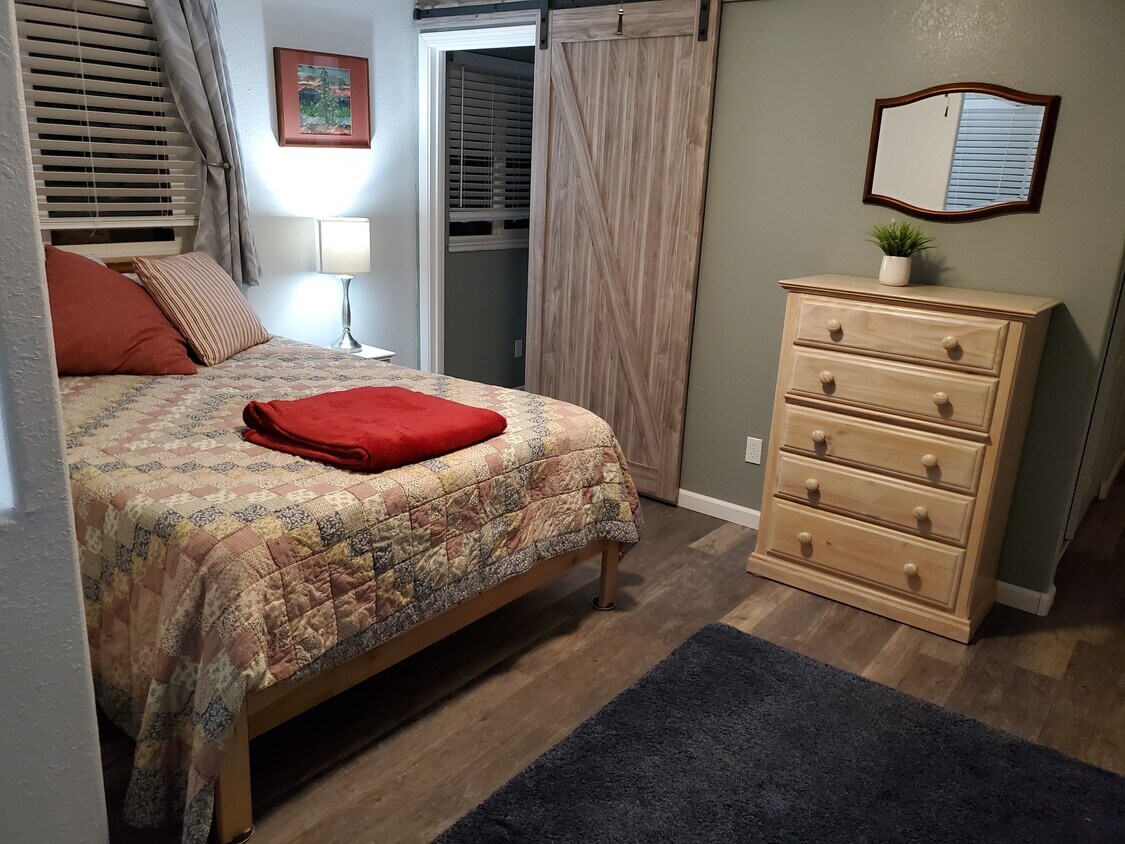 bedroom - 1848 Daniel Way