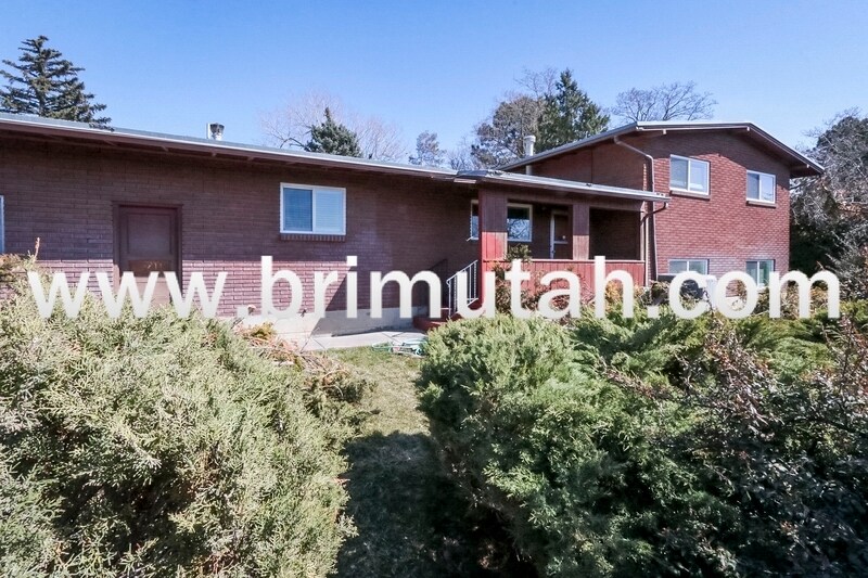 Primary Photo - 3707 E Forest Hills Dr
