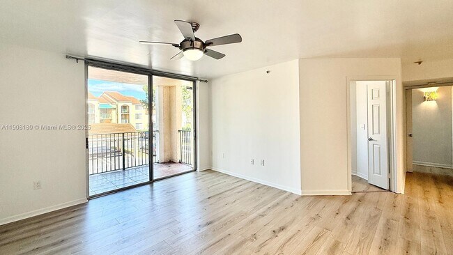 Foto del edificio - 1727 Village Blvd