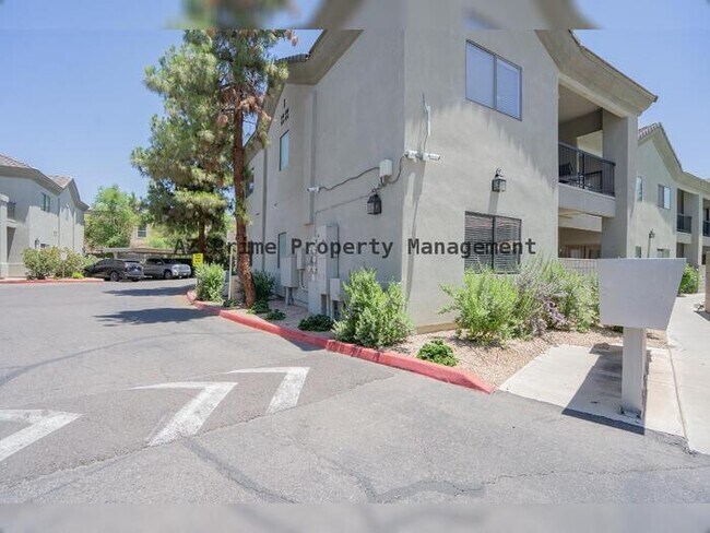 Building Photo - 4533 N 22nd St