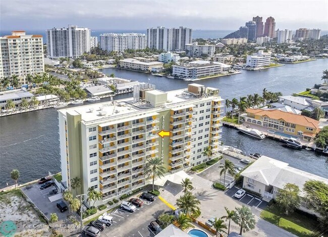 Foto del edificio - 2900 NE 30th St
