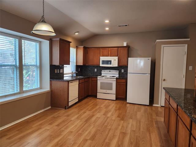 Building Photo - 3913 Chimney Rock Dr