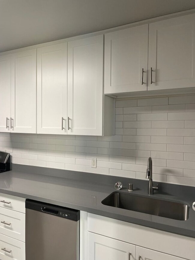 Foto del interior - Farrah Apartments: 1 & 2 Bedroom Renovated...