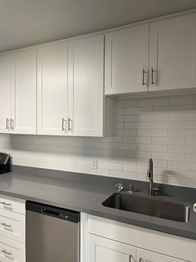 Interior Photo - Farrah Apartments: Leasing Specials! 1 & 2...