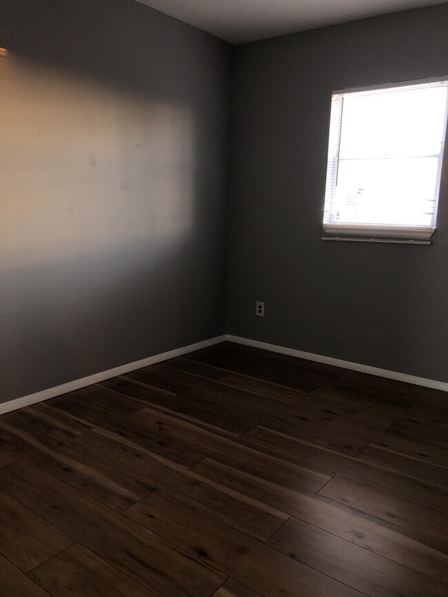 Foto del edificio - 834 Lawler St