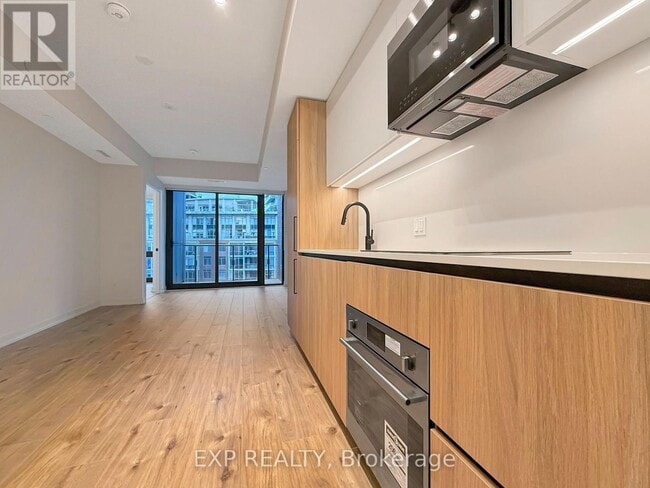 Building Photo - 35 Parliament St