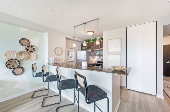 Photo - 339 E Ohio St Apartment