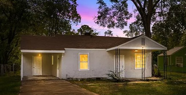 Foto del edificio - NOW AVAILABLE!!