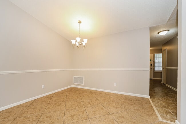 Foto del edificio - 11768 Wattle Tree Rd N
