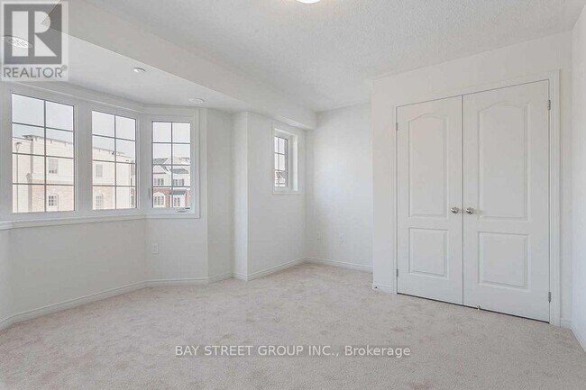 Photo du bâtiment - 2378 Chevron Prince Path