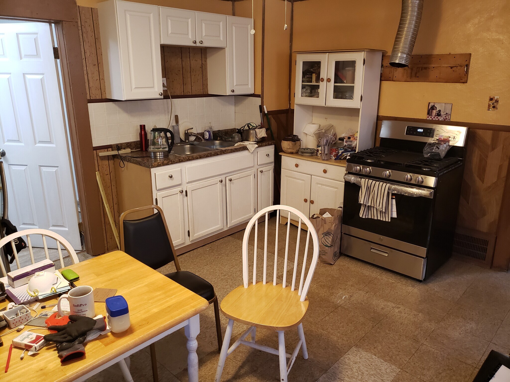 1366 E 45th St Cleveland, OH 44103 – photo 5