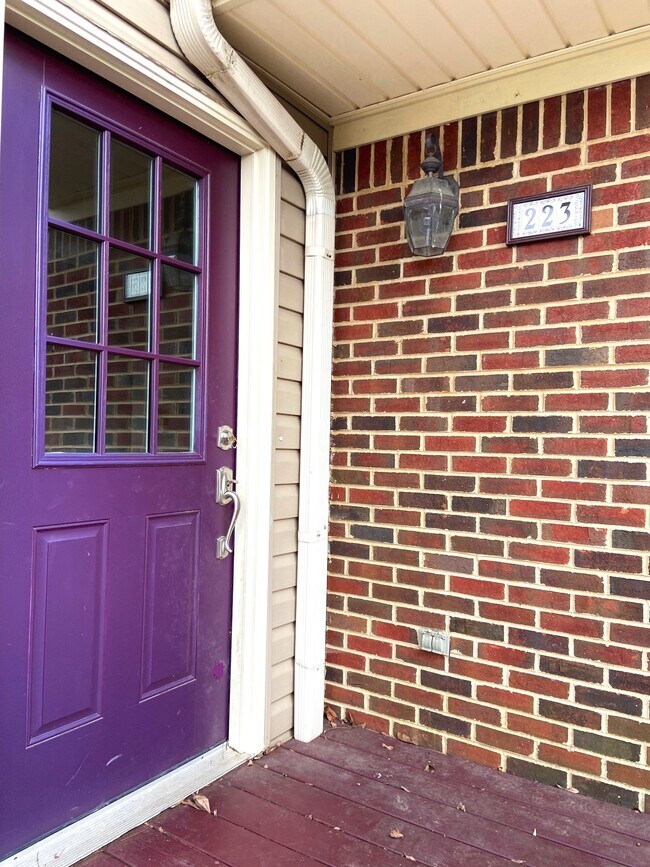 Building Photo - 223 Cambo Ter