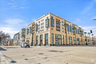 Building Photo - 39 N Los Robles Ave