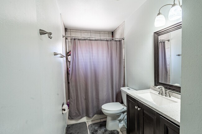 Building Photo - 4515 Oak Shadows Dr