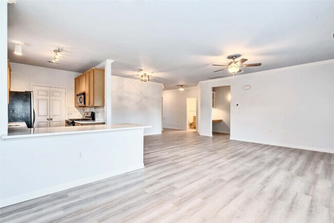Foto del edificio - 2900 S Lakeline Blvd