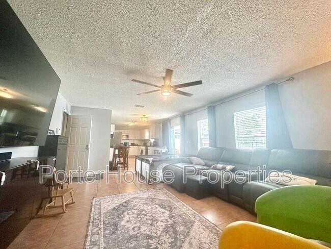 Foto del edificio - 15061 Waterford Chase Pkwy