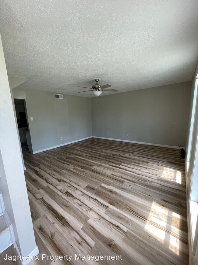 Building Photo - 3 br, 2 bath House - 2135 Division Rd
